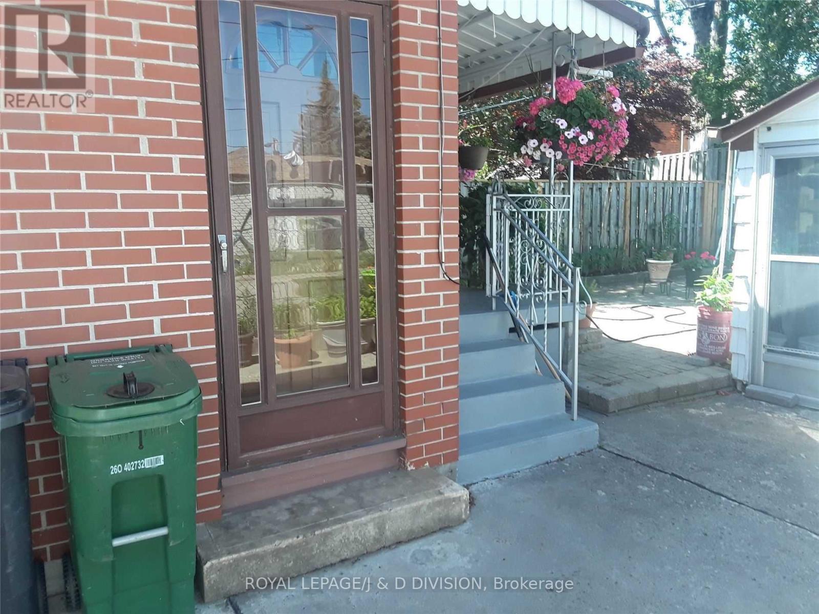 Basement A - 74 Inwood Avenue, Toronto, Ontario  M4J 3Y5 - Photo 23 - E12167216