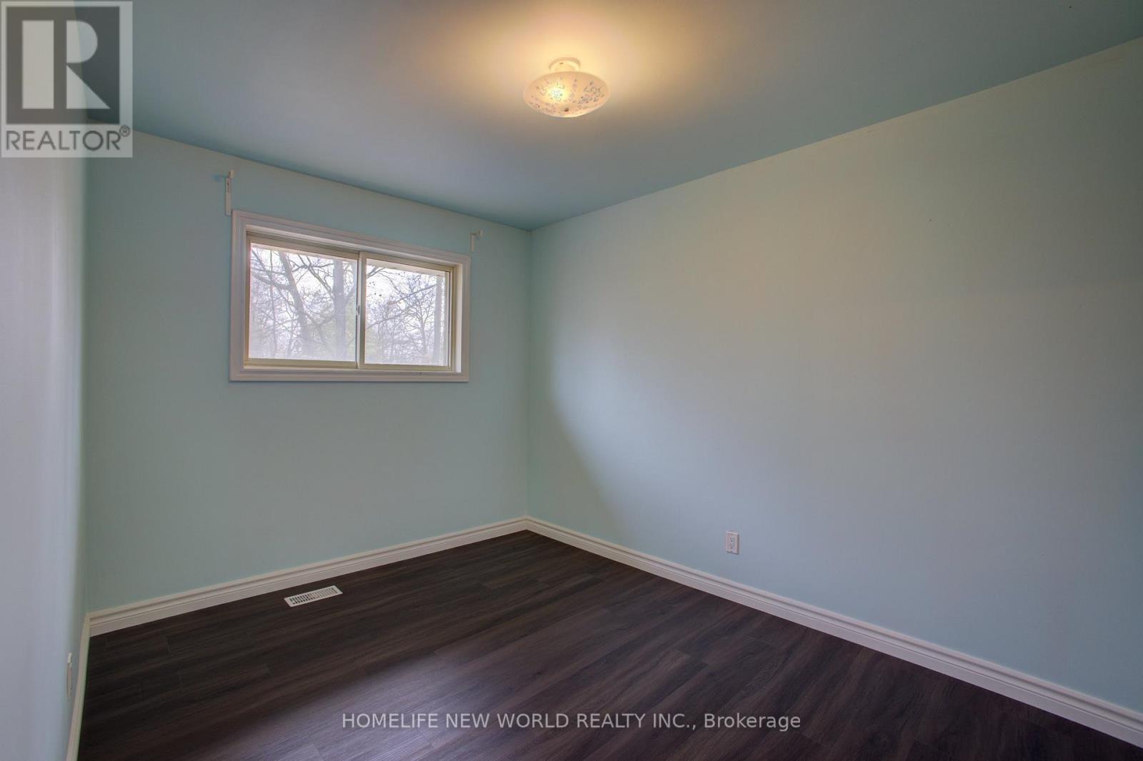2244 Mount Forest Drive E, Burlington, Ontario  L7P 1J1 - Photo 18 - W12082627