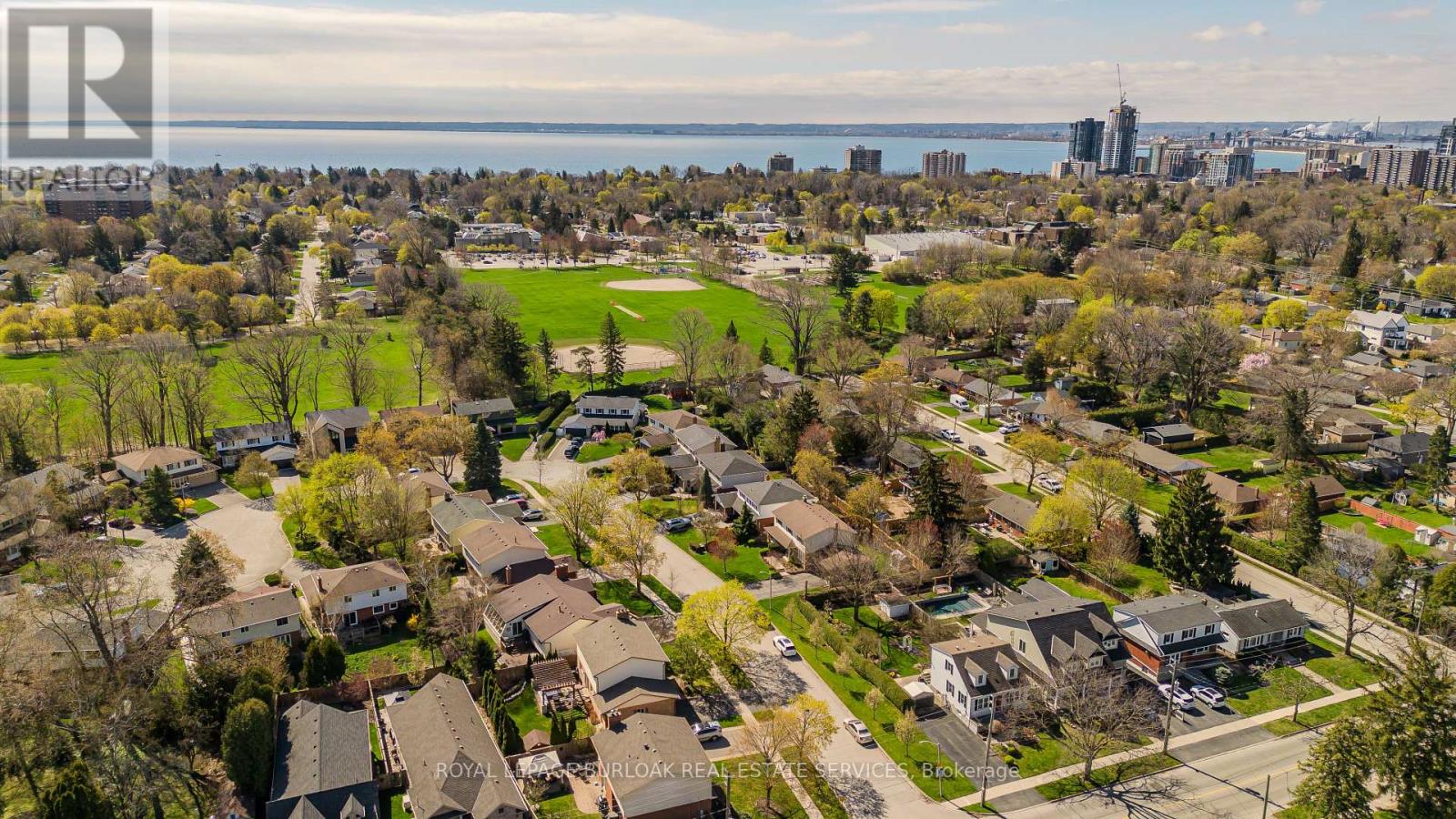 623 Barons Court, Burlington, Ontario  L7R 4E4 - Photo 7 - W12167596