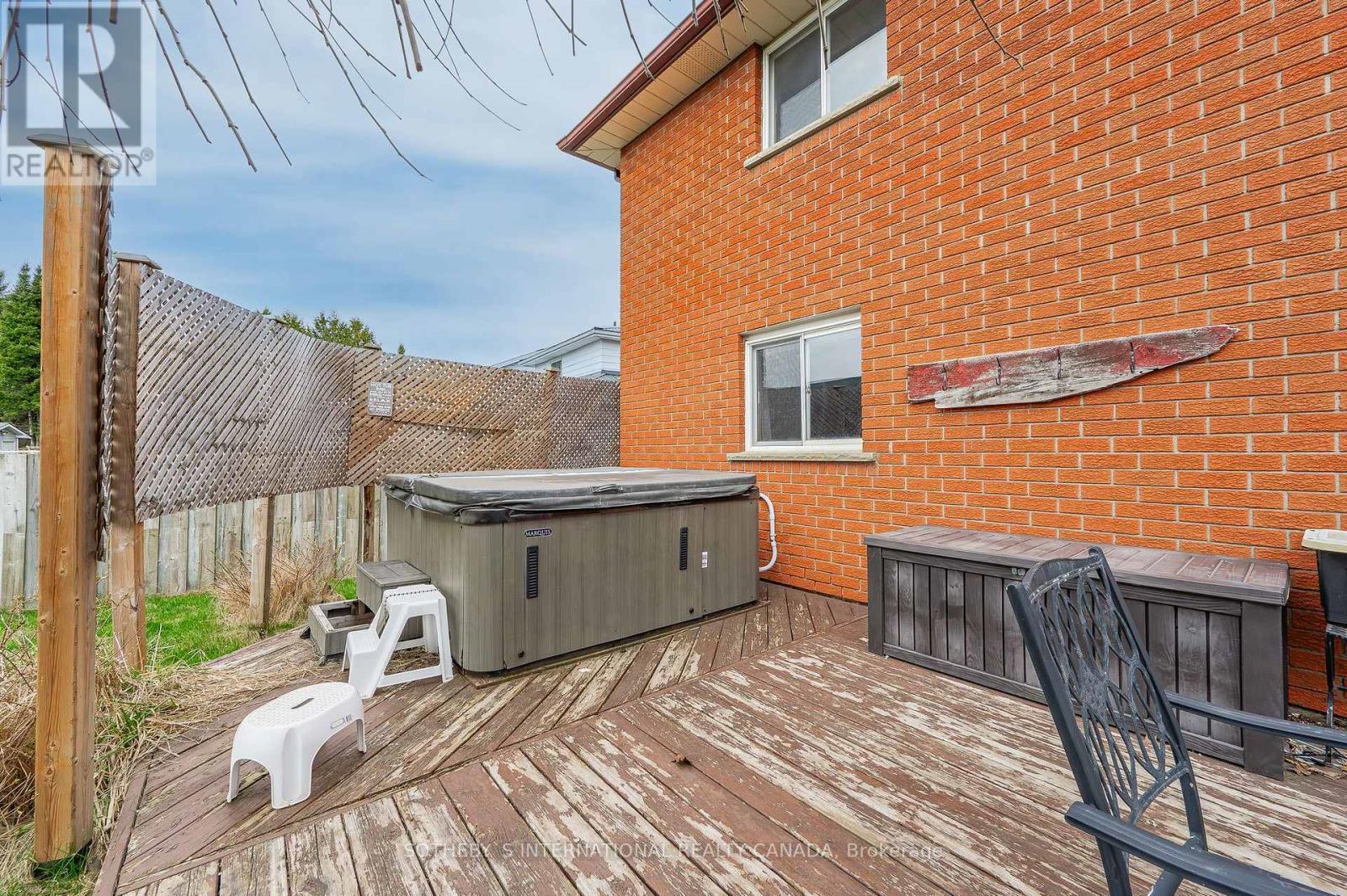 563 Champlain Boulevard, Cambridge, Ontario  N1R 7V1 - Photo 46 - X12099253