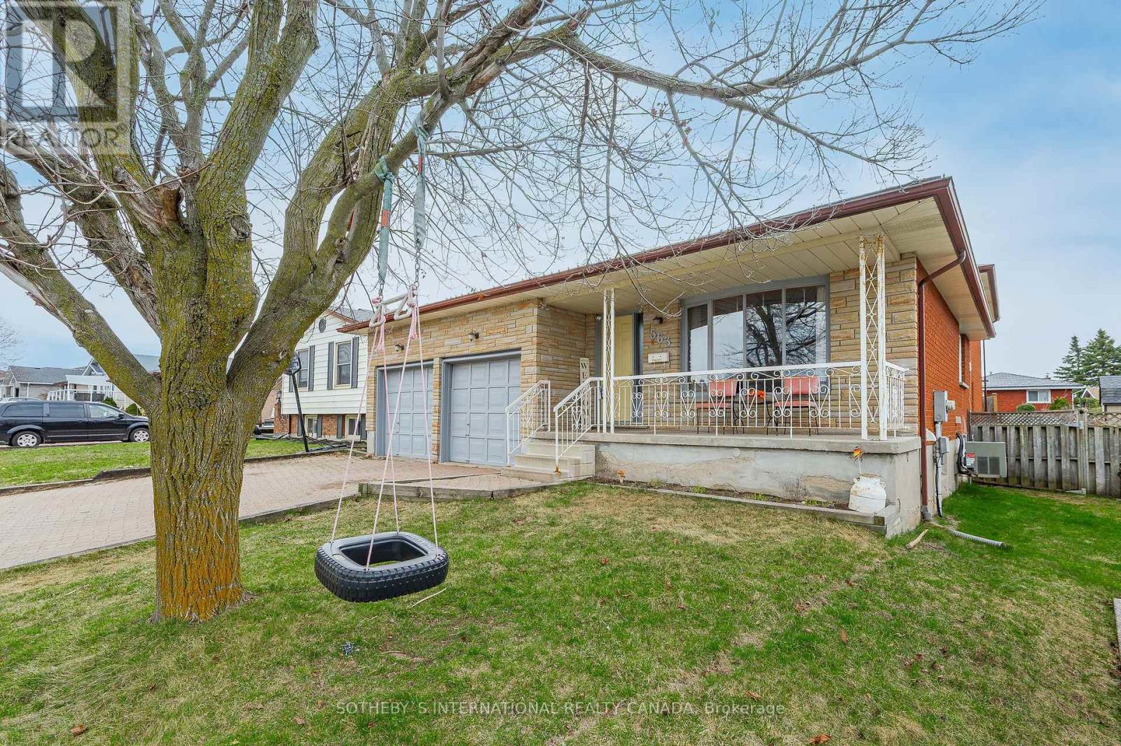 563 Champlain Boulevard, Cambridge, Ontario  N1R 7V1 - Photo 2 - X12099253