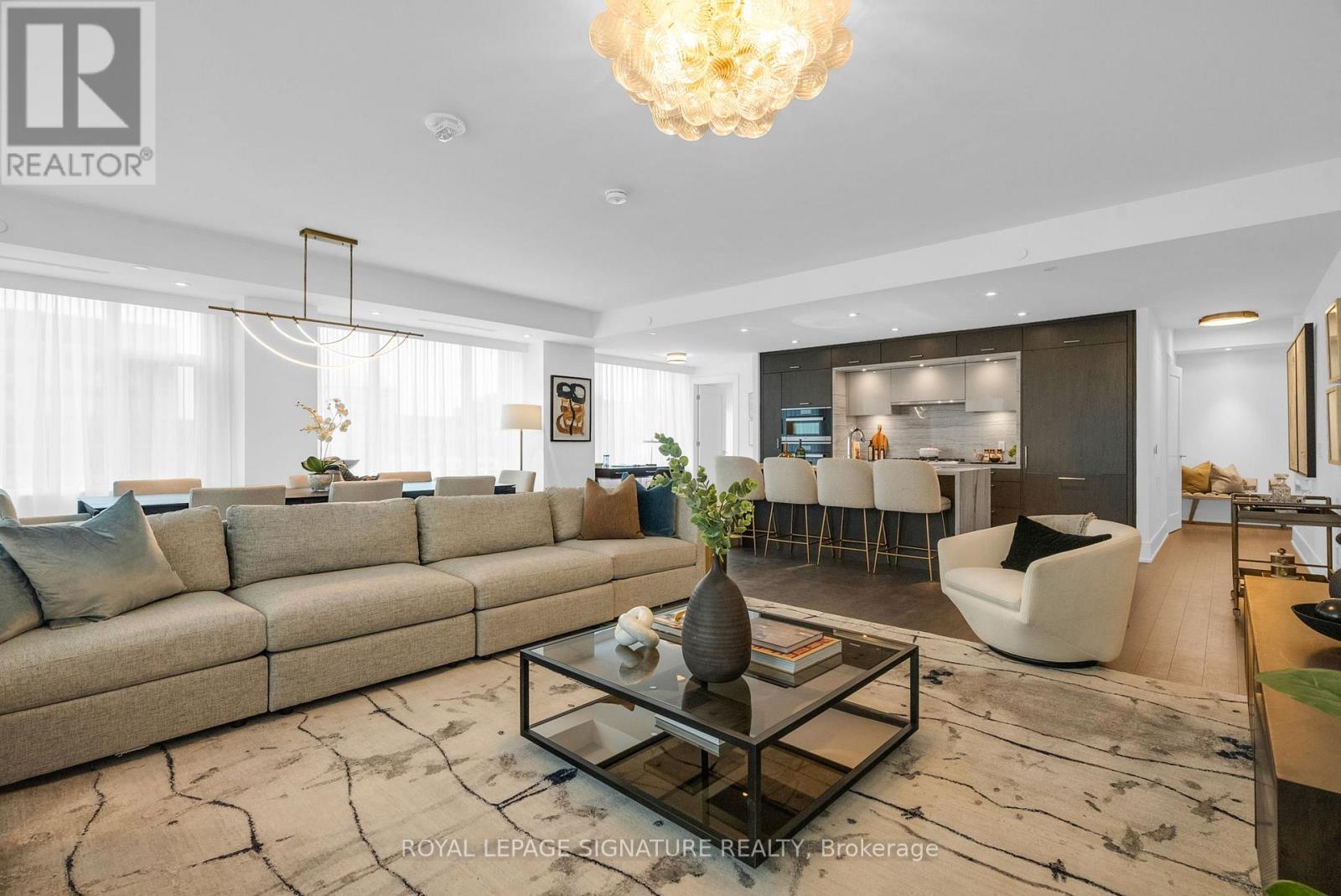 608 - 455 WELLINGTON STREET, Toronto, Ontario