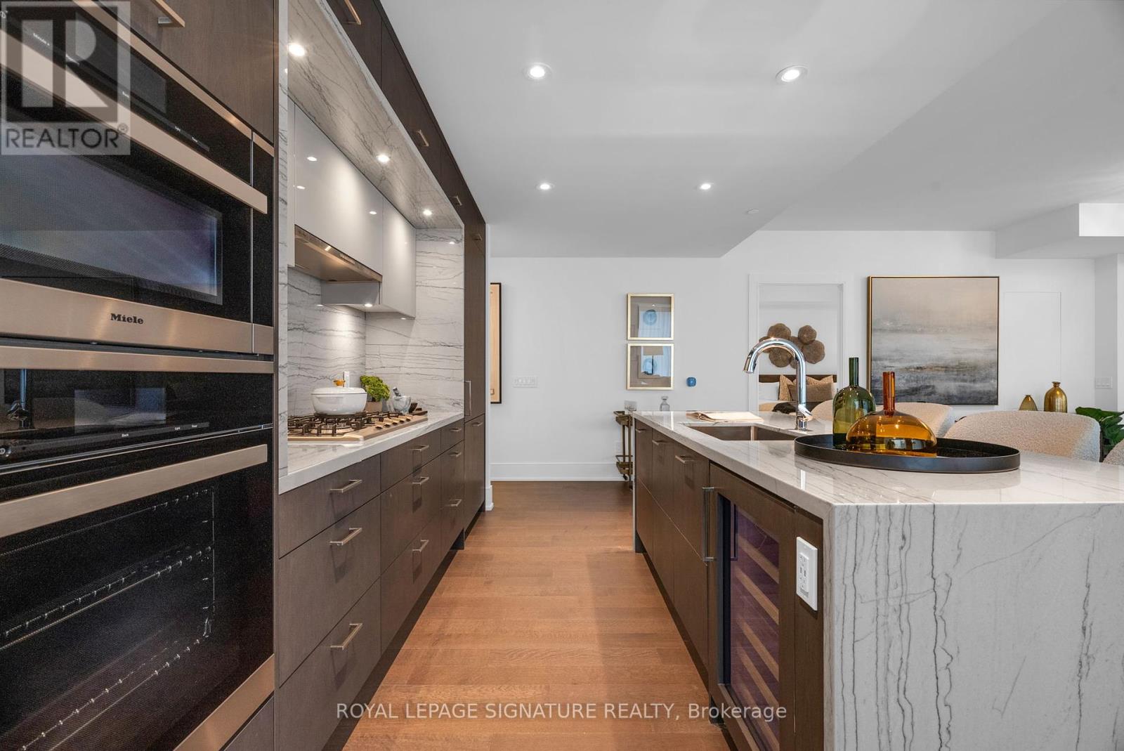 608 - 455 Wellington Street, Toronto, Ontario  M5V 0V8 - Photo 11 - C12163487