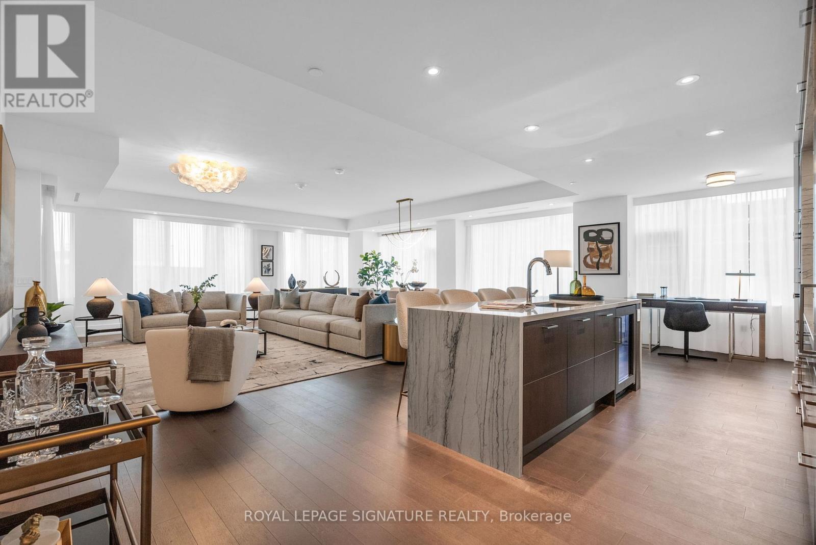 608 - 455 Wellington Street, Toronto, Ontario  M5V 0V8 - Photo 17 - C12163487