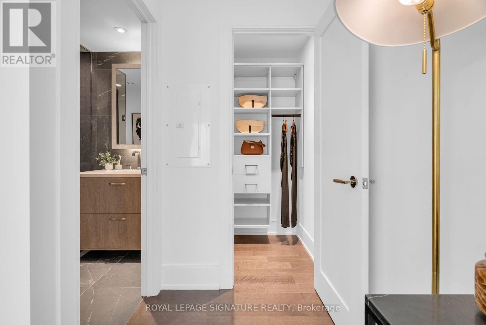 608 - 455 Wellington Street, Toronto, Ontario  M5V 0V8 - Photo 32 - C12163487