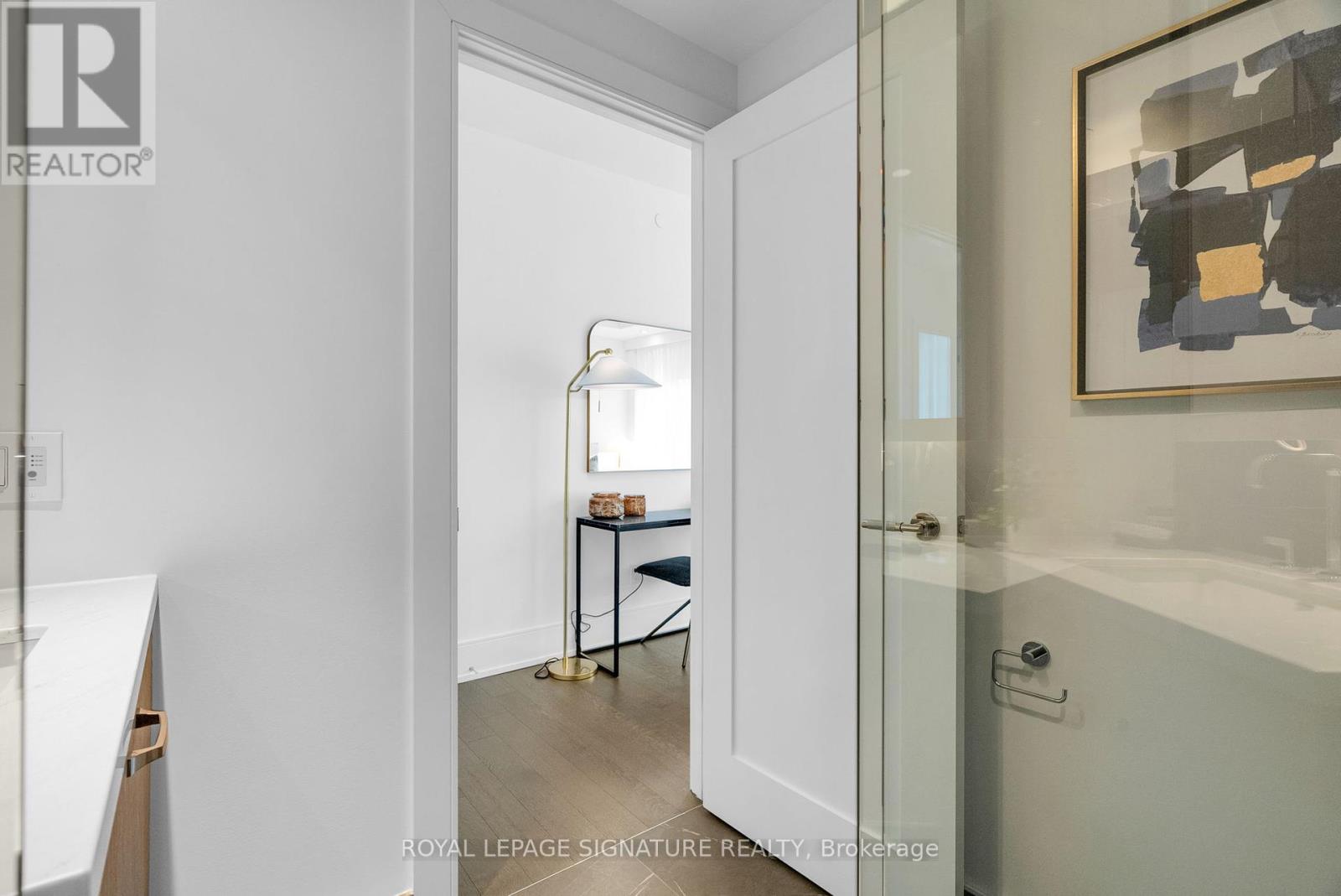 608 - 455 Wellington Street, Toronto, Ontario  M5V 0V8 - Photo 34 - C12163487