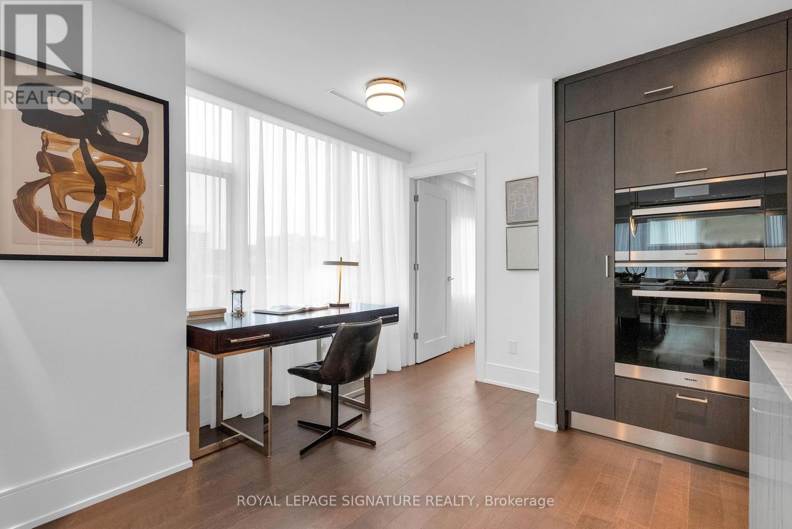 608 - 455 Wellington Street, Toronto, Ontario  M5V 0V8 - Photo 18 - C12163487