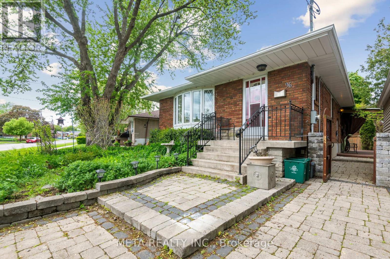 96 Shropshire Drive, Toronto, Ontario  M1P 1Z2 - Photo 1 - E12171701