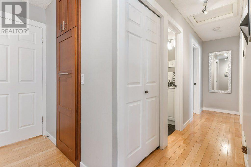 223 Brookpark Drive Sw, Calgary, Alberta  T2W 2W7 - Photo 16 - A2207729