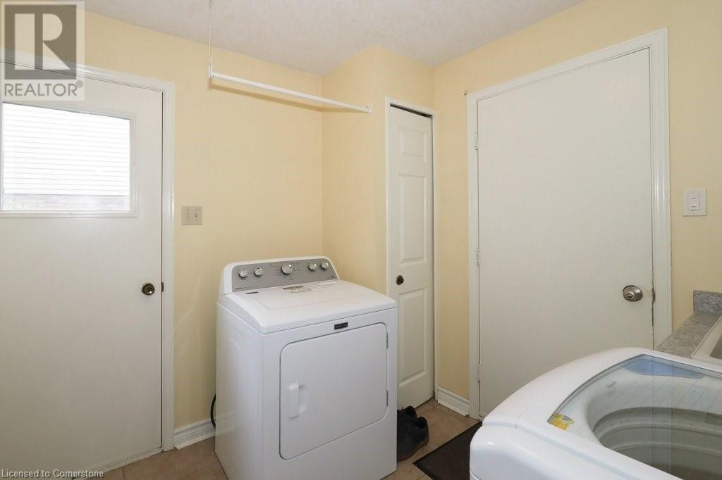 28 Sandcliffe Place, Waterloo, Ontario N2T 1A8 - Photo 30 - 40733331