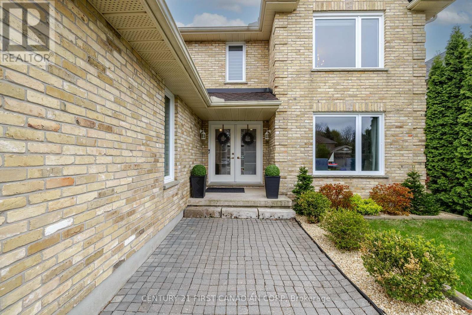 311 Ambleside Drive, London North, Ontario  N6G 4V8 - Photo 4 - X12129746
