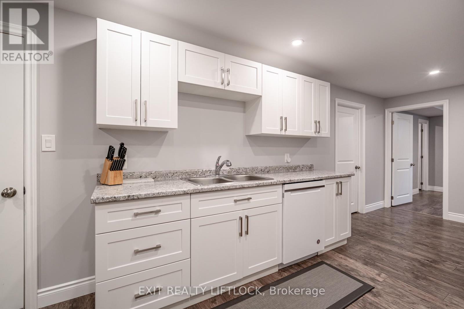 68 Champlain Crescent, Peterborough North (University Heights), Ontario  K9L 1T1 - Photo 26 - X12172569