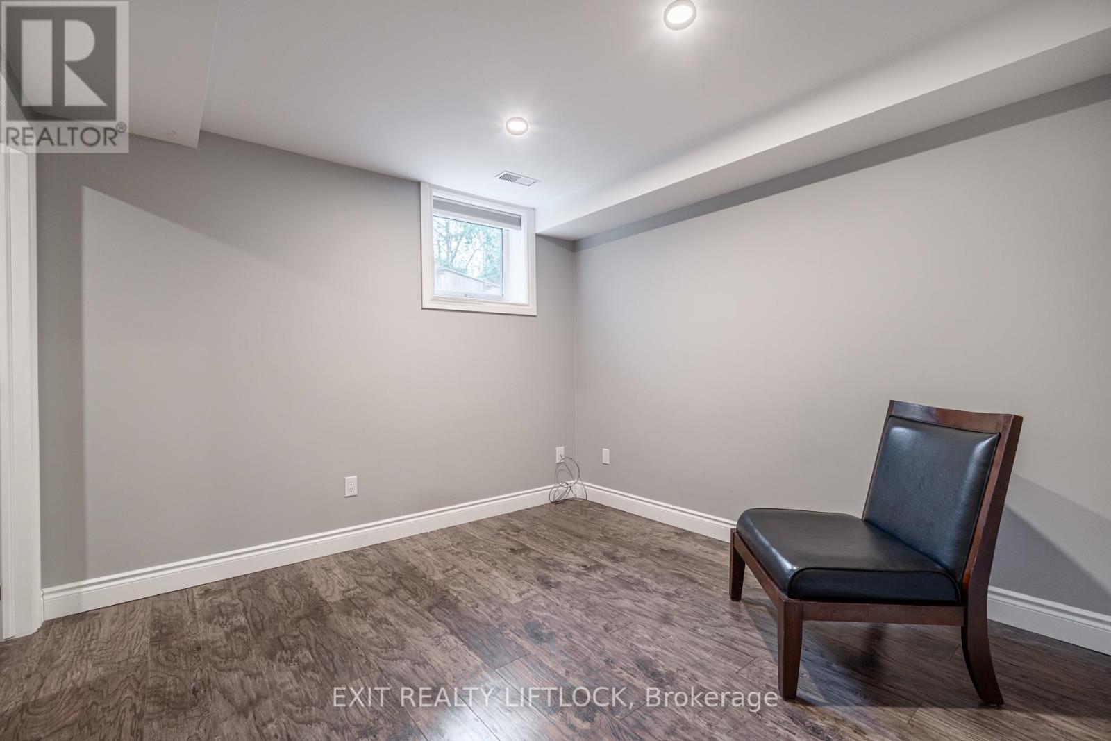 68 Champlain Crescent, Peterborough North (University Heights), Ontario  K9L 1T1 - Photo 28 - X12172569