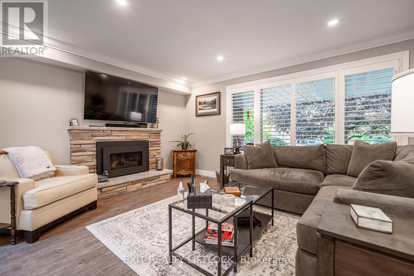 68 Champlain Crescent, Peterborough North, Ontario  K9L 1T1 - Photo 6 - X12172569