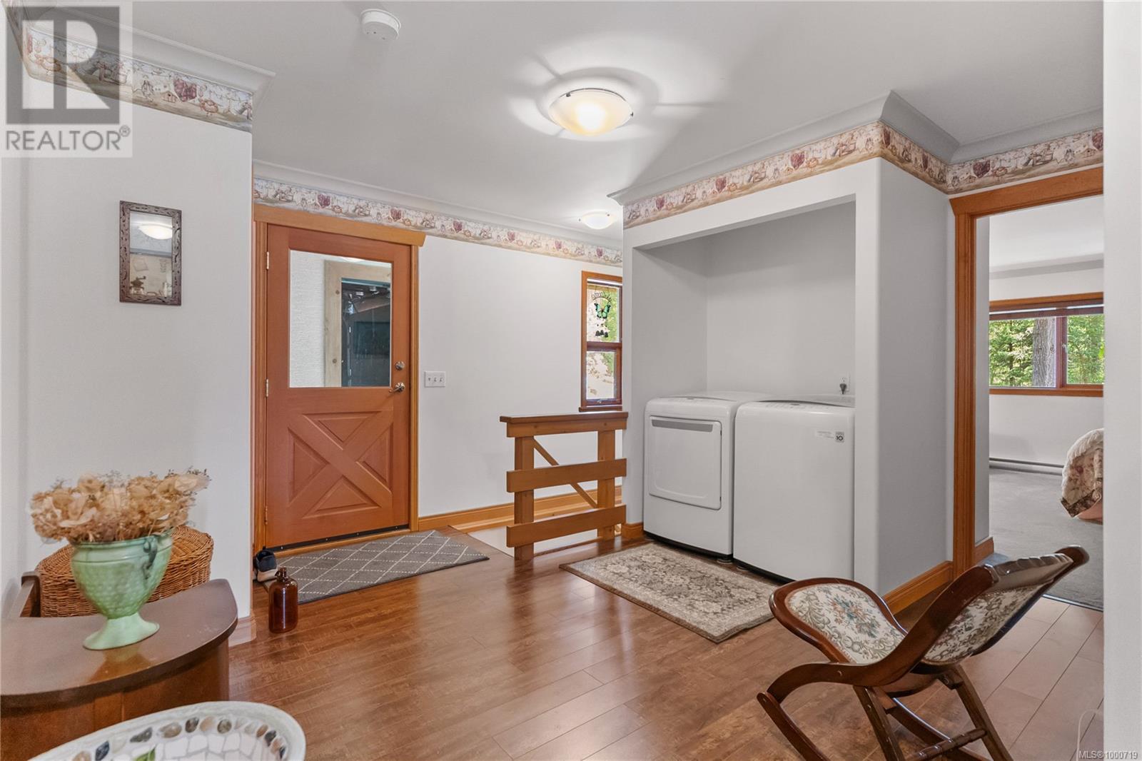 Property at 395 Lakewoods Pl image 2