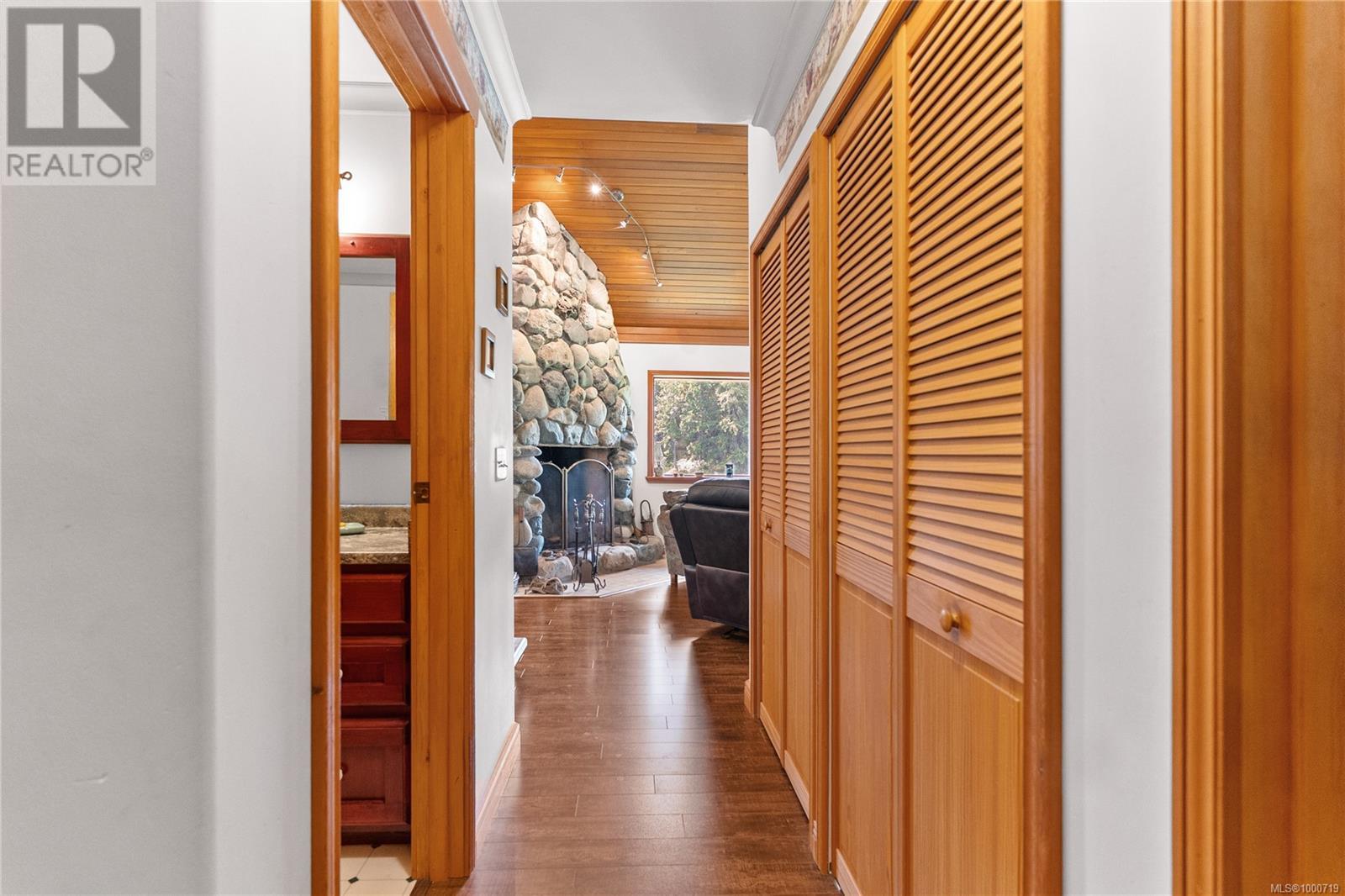 Property at 395 Lakewoods Pl image 3