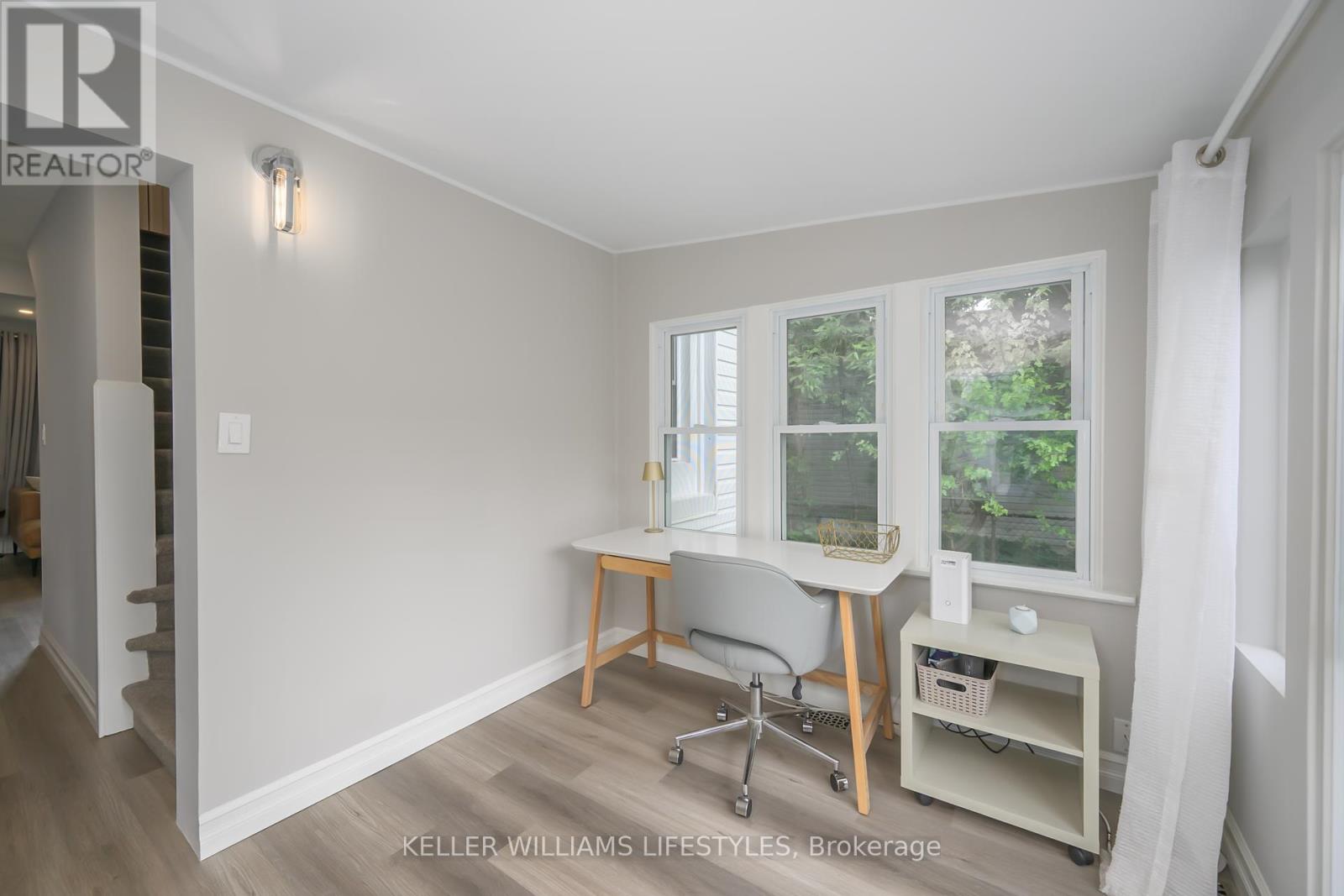 Photo 12 of 33 for 30 Walbrook Crescent