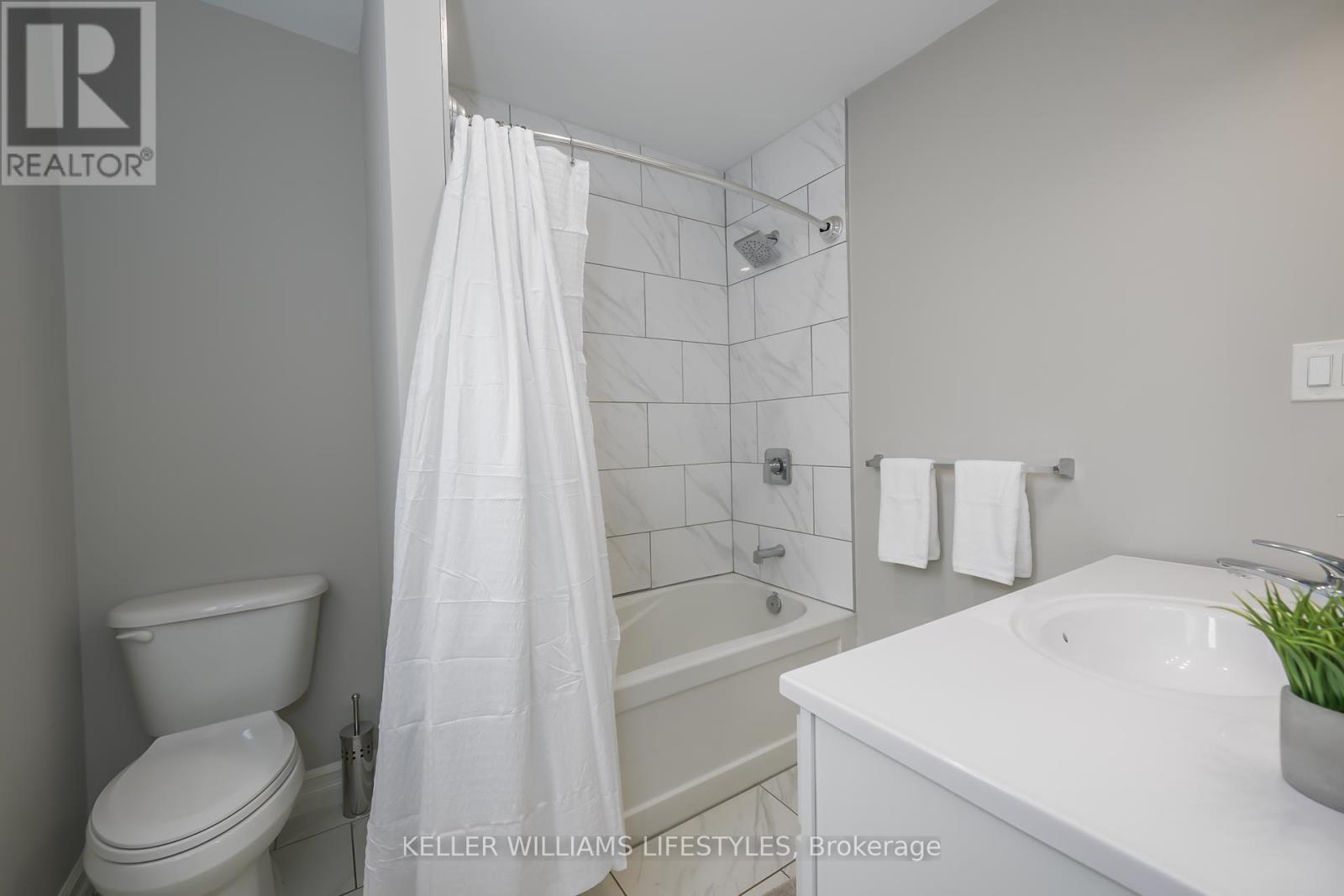 Photo 13 of 33 for 30 Walbrook Crescent