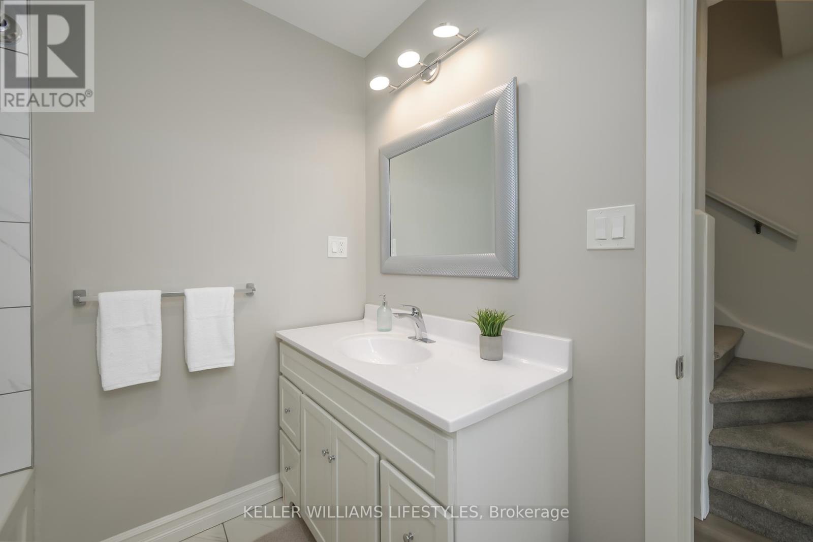Photo 14 of 33 for 30 Walbrook Crescent
