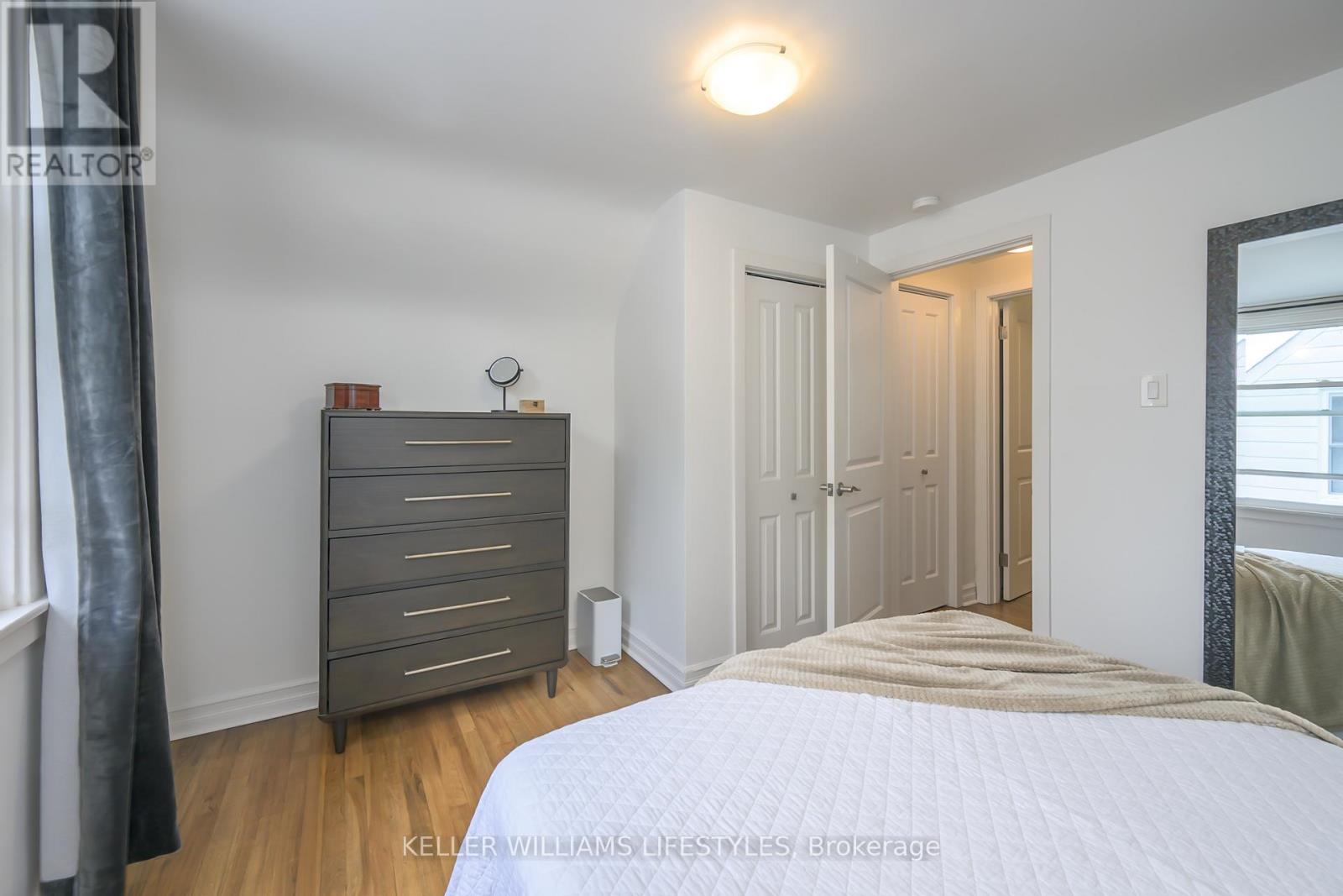 Photo 18 of 33 for 30 Walbrook Crescent