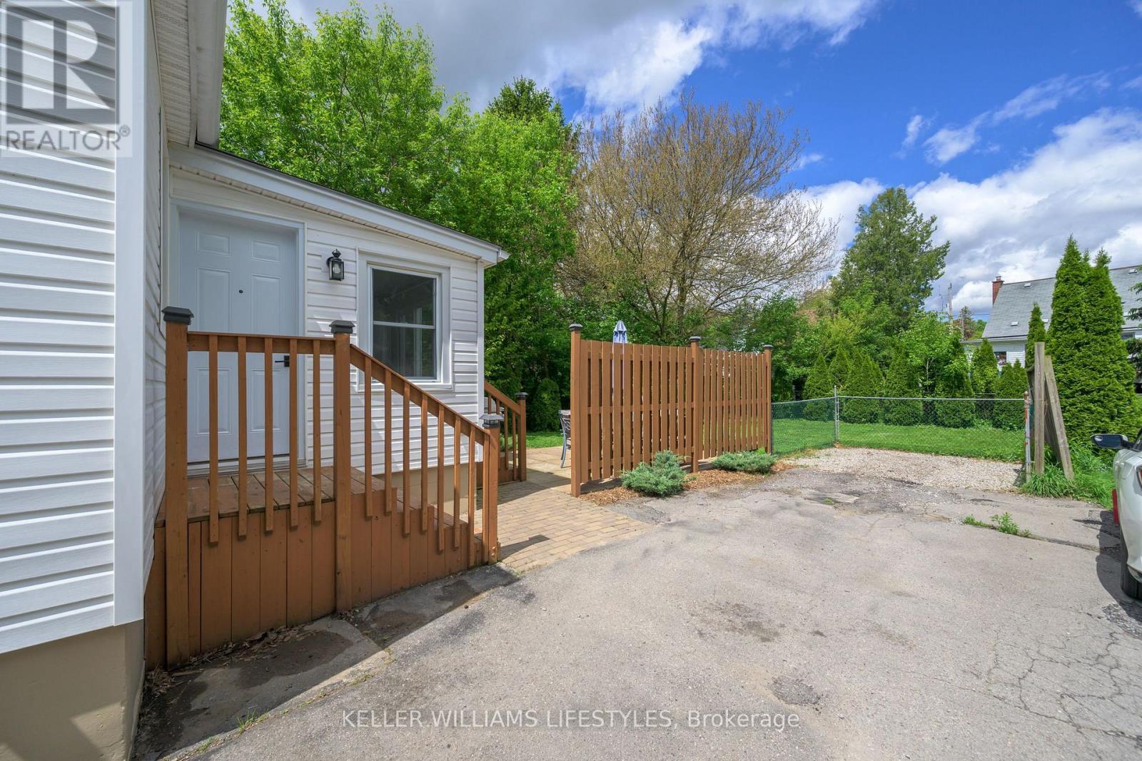 Photo 32 of 33 for 30 Walbrook Crescent