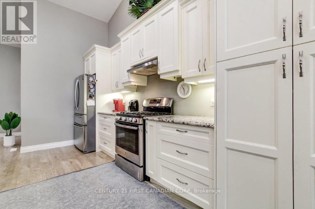 1327 Eagletrace Drive, London North, Ontario  N6G 0C4 - Photo 10 - X12172607