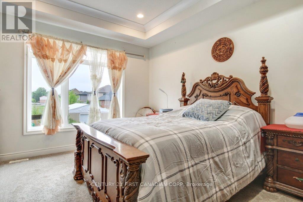 1327 Eagletrace Drive, London North, Ontario  N6G 0C4 - Photo 17 - X12172607