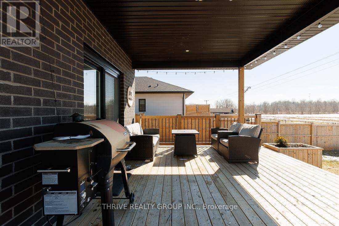 51 Tanya Drive, Southwest Middlesex, Ontario N0L 1M0 - Photo 42 - X12172685