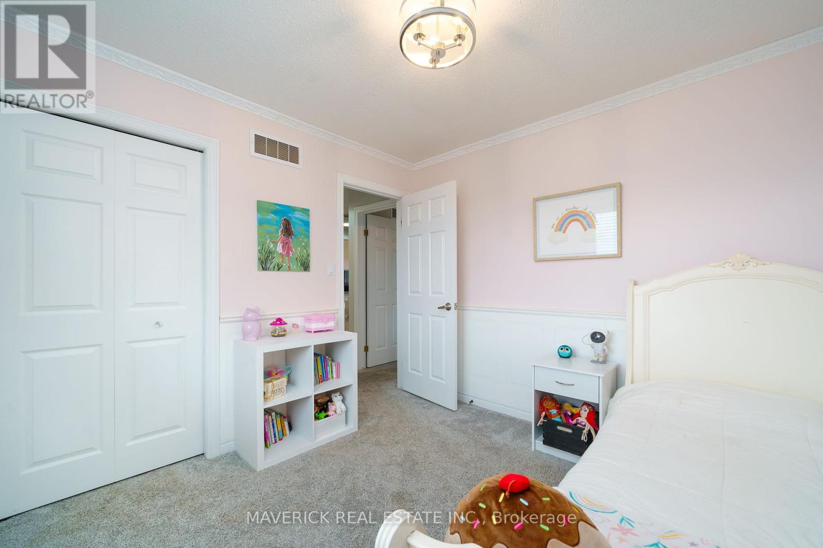 15 Mapleridge Crescent, Thames Centre, Ontario N0L 1G3 - Photo 27 - X12172690