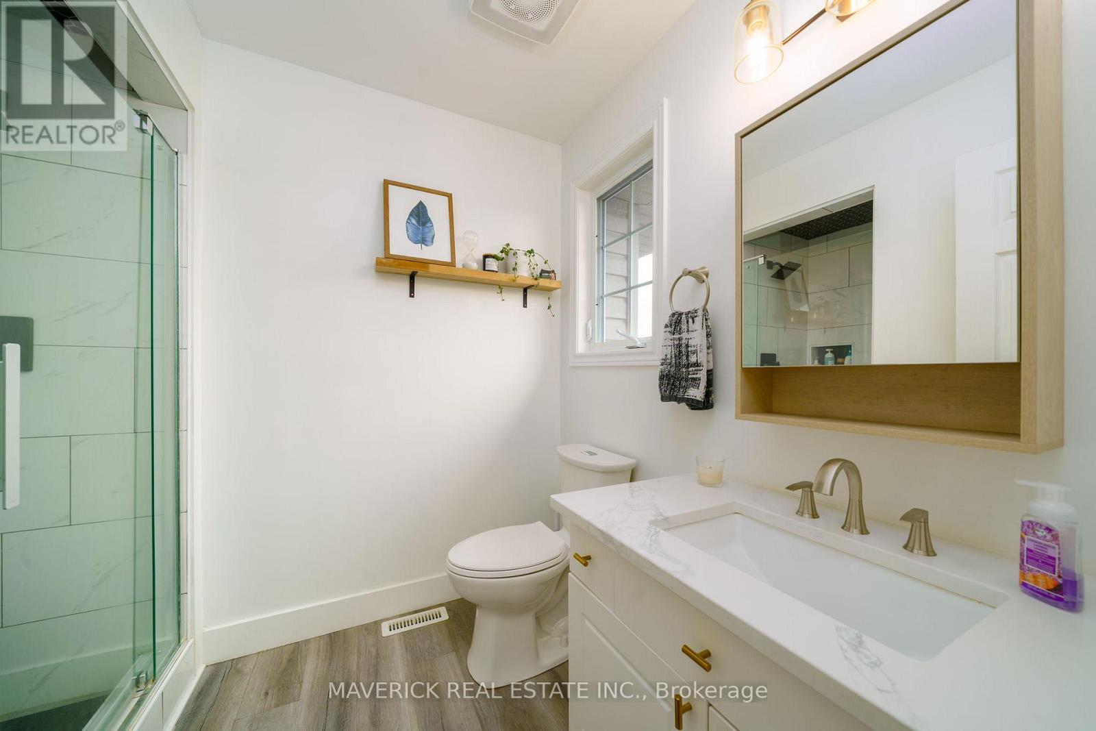 15 Mapleridge Crescent, Thames Centre, Ontario N0L 1G3 - Photo 30 - X12172690
