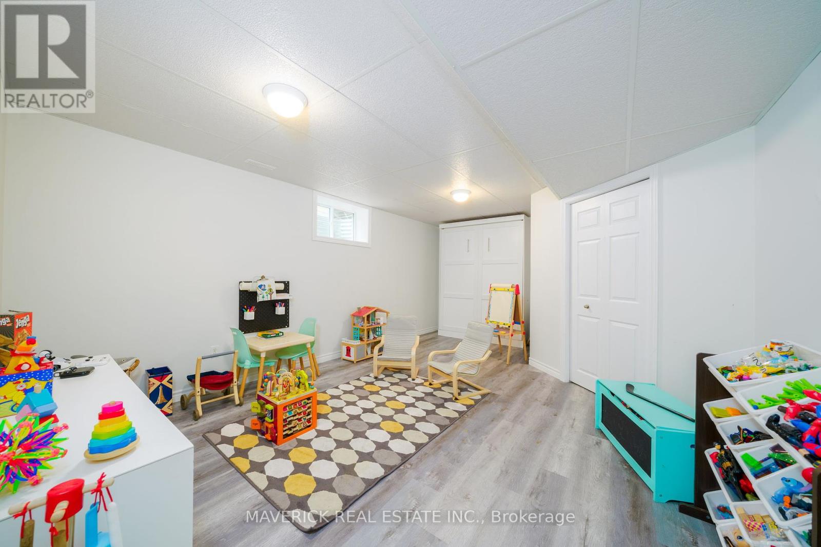 15 Mapleridge Crescent, Thames Centre, Ontario N0L 1G3 - Photo 37 - X12172690