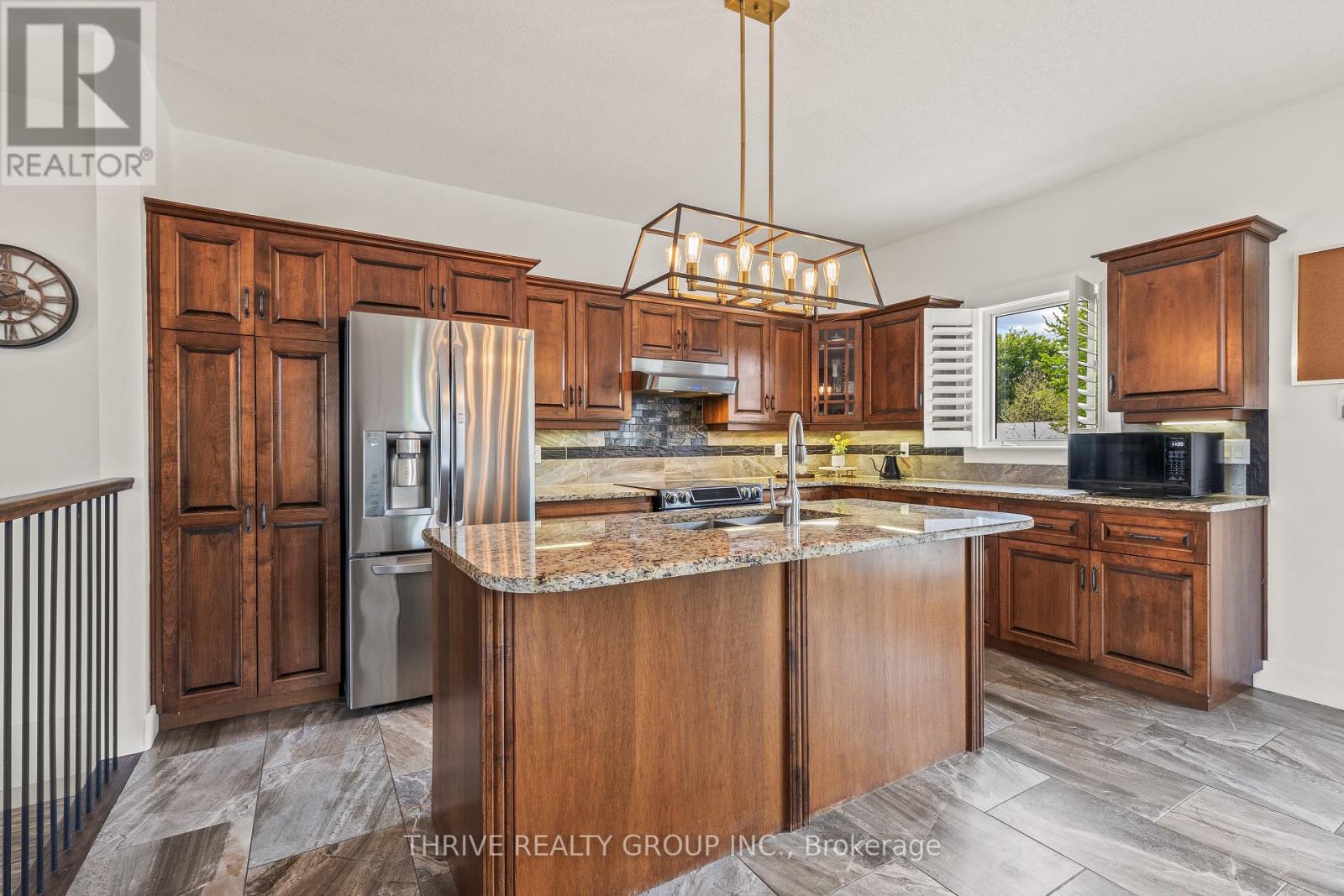 28043 Healy Avenue, Strathroy-Caradoc, Ontario  N7G 3H8 - Photo 11 - X12172694
