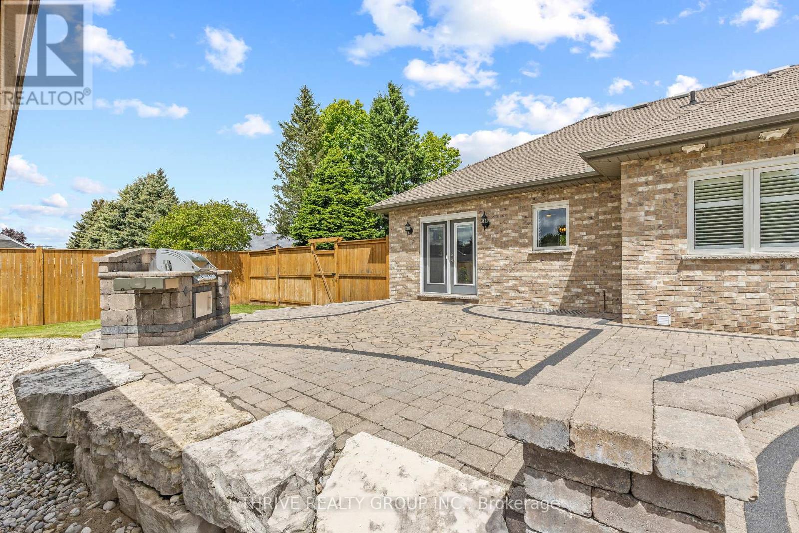 28043 Healy Avenue, Strathroy-Caradoc, Ontario  N7G 3H8 - Photo 39 - X12172694