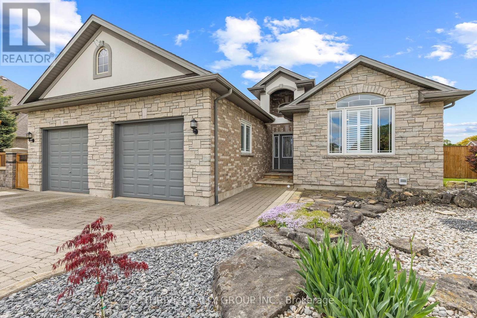28043 Healy Avenue, Strathroy-Caradoc, Ontario  N7G 3H8 - Photo 4 - X12172694