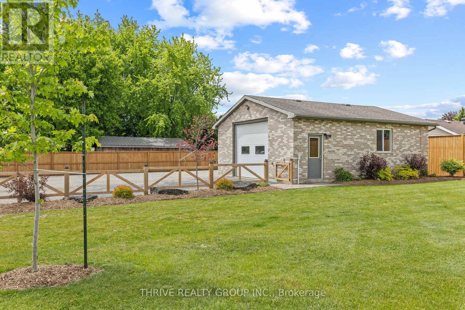 28043 Healy Avenue, Strathroy-Caradoc, Ontario  N7G 3H8 - Photo 41 - X12172694