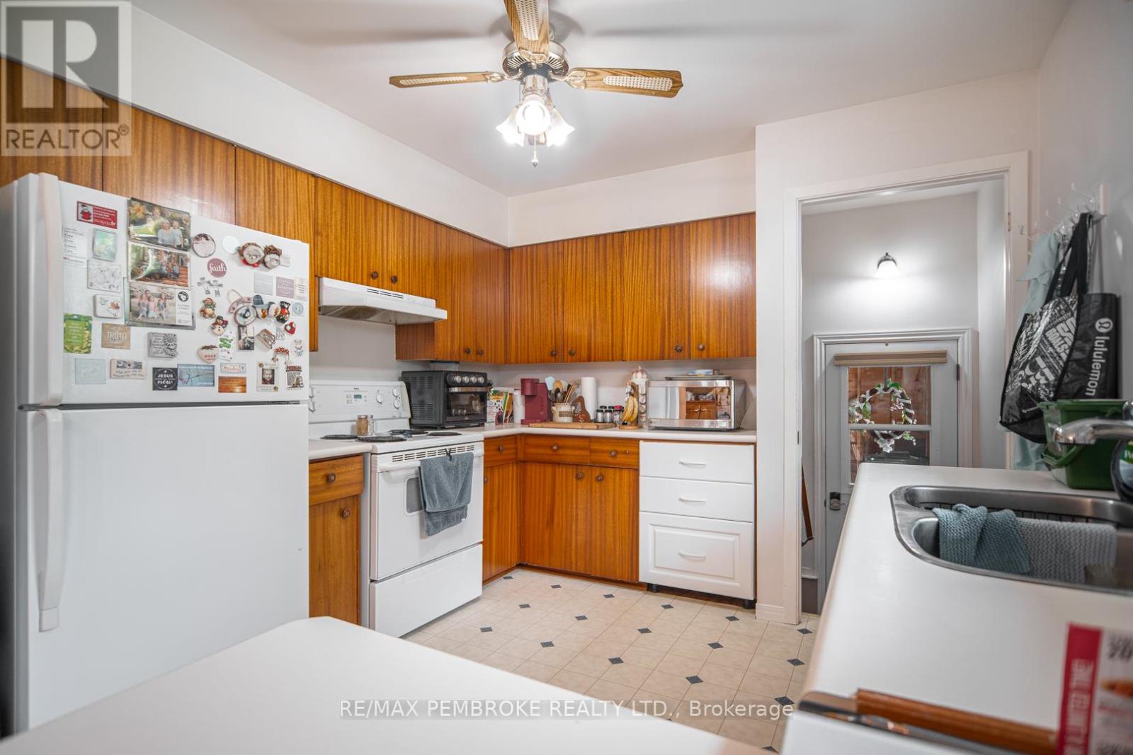 31 River Drive, Petawawa, Ontario  K8A 7J8 - Photo 14 - X12172625