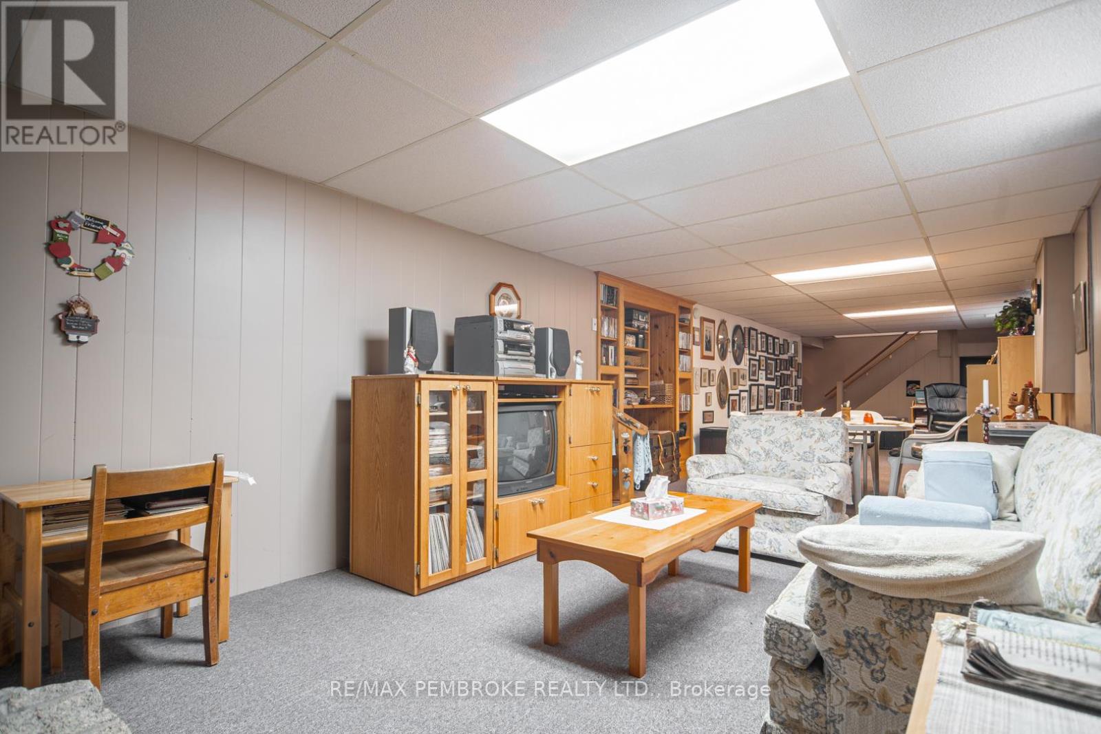 31 River Drive, Petawawa, Ontario  K8A 7J8 - Photo 4 - X12172625