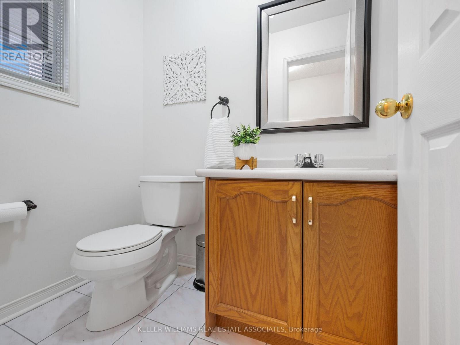 144 Genesee Drive, Oakville, Ontario  L6H 5Y9 - Photo 11 - W12170777