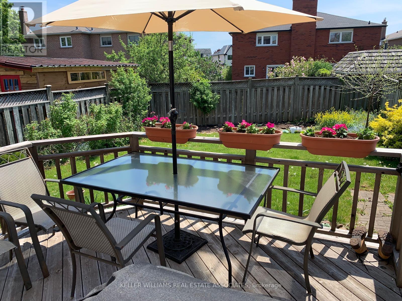 144 Genesee Drive, Oakville, Ontario  L6H 5Y9 - Photo 2 - W12170777