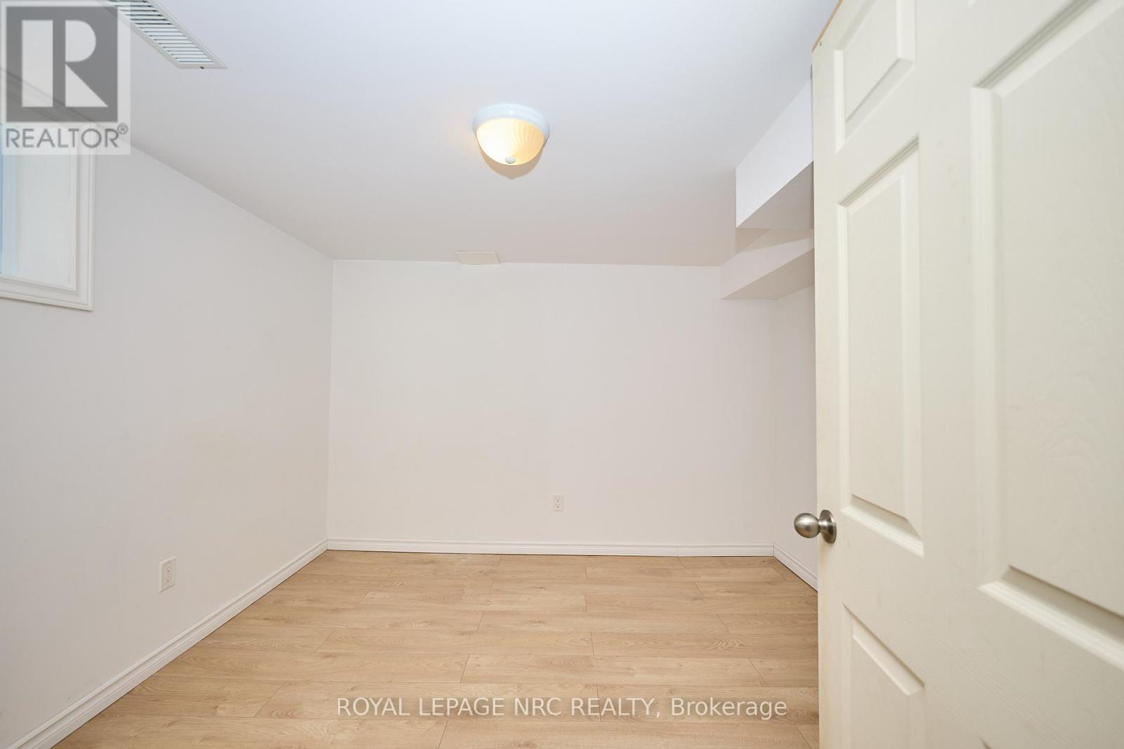 79 Cross Street, Port Colborne, Ontario  L3K 1L1 - Photo 33 - X12172648