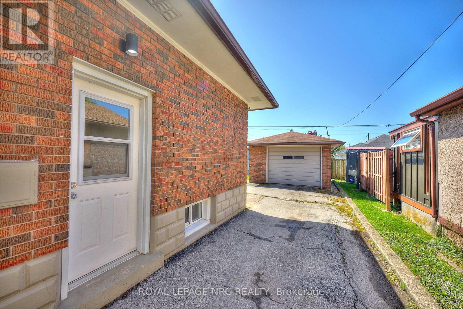79 Cross Street, Port Colborne, Ontario  L3K 1L1 - Photo 4 - X12172648