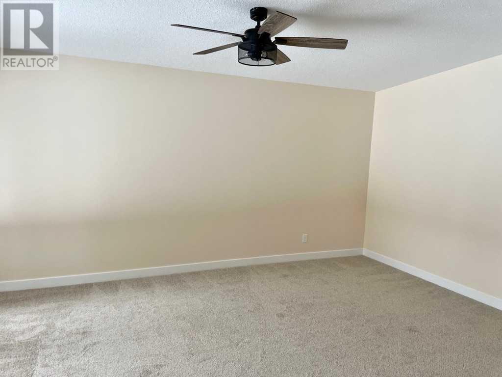 Property at 1518 29 Street S image 3