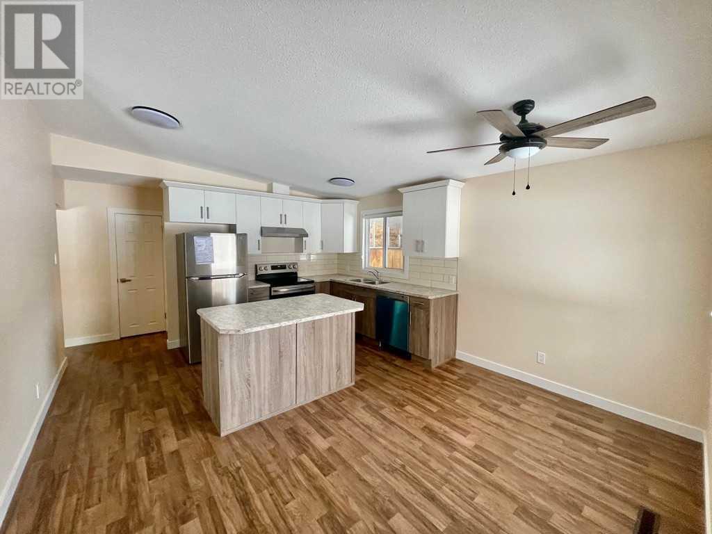 Property at 1518 29 Street S image 4