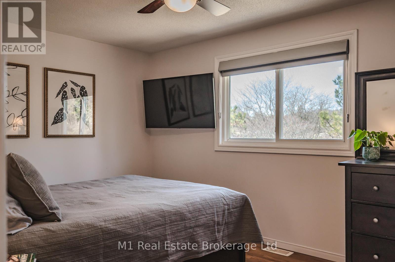 8 - 129 Victoria Road N, Guelph, Ontario  N1E 6V3 - Photo 32 - X12172596