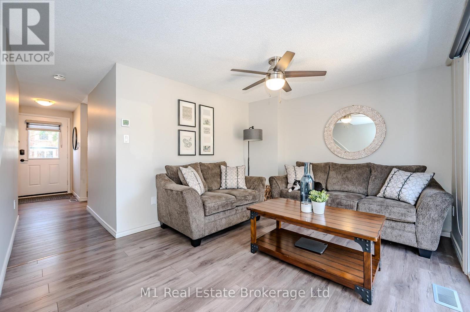 8 - 129 Victoria Road N, Guelph, Ontario  N1E 6V3 - Photo 4 - X12172596