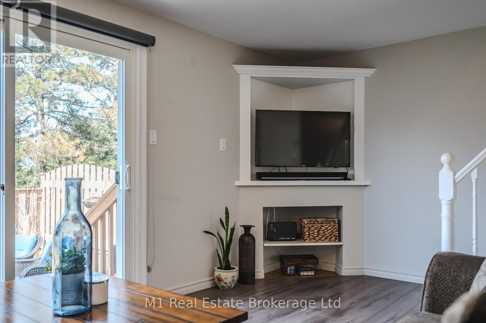 8 - 129 Victoria Road N, Guelph, Ontario  N1E 6V3 - Photo 8 - X12172596