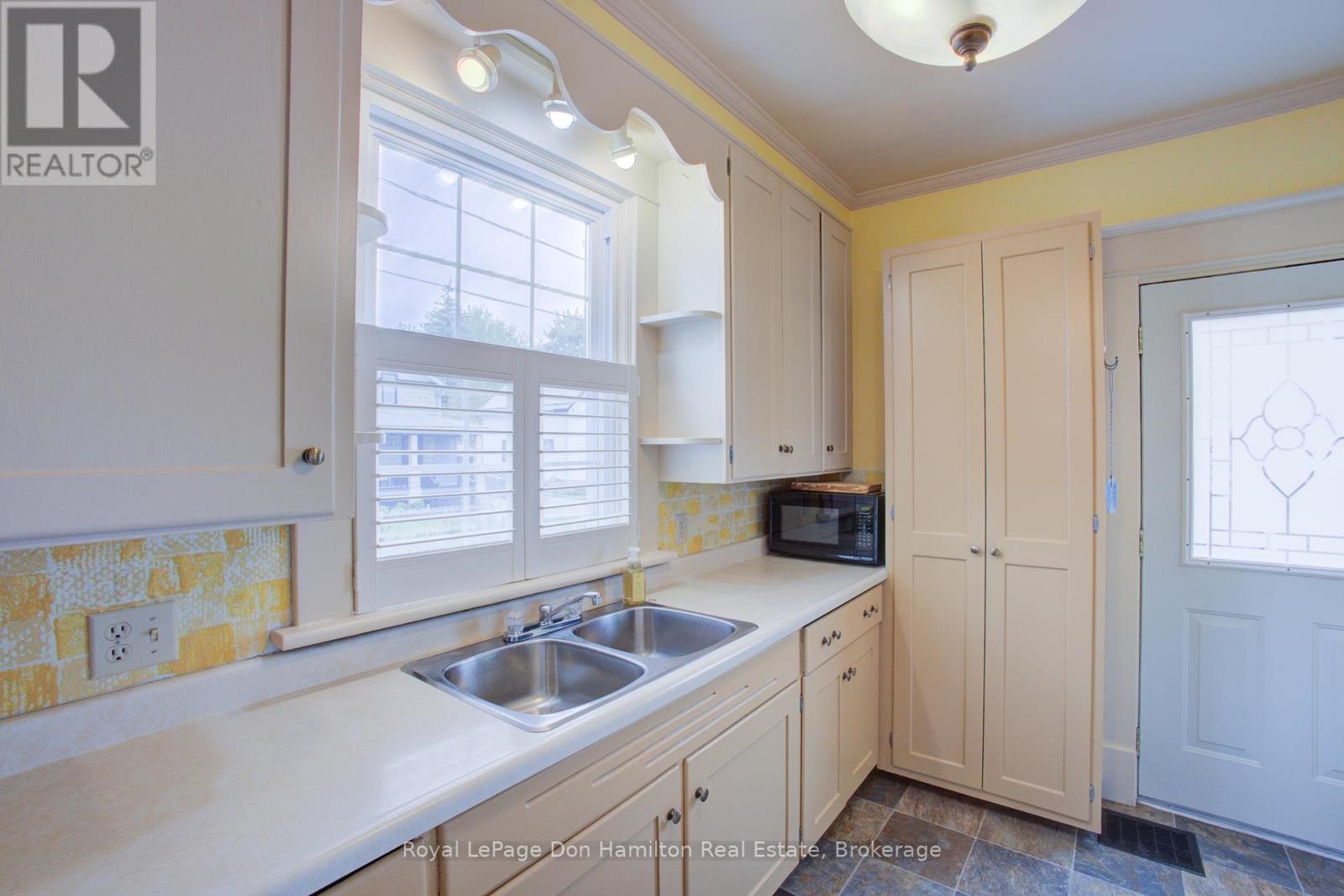 190 Victoria Avenue N, North Perth (Listowel), Ontario  N4W 1S6 - Photo 18 - X12172619