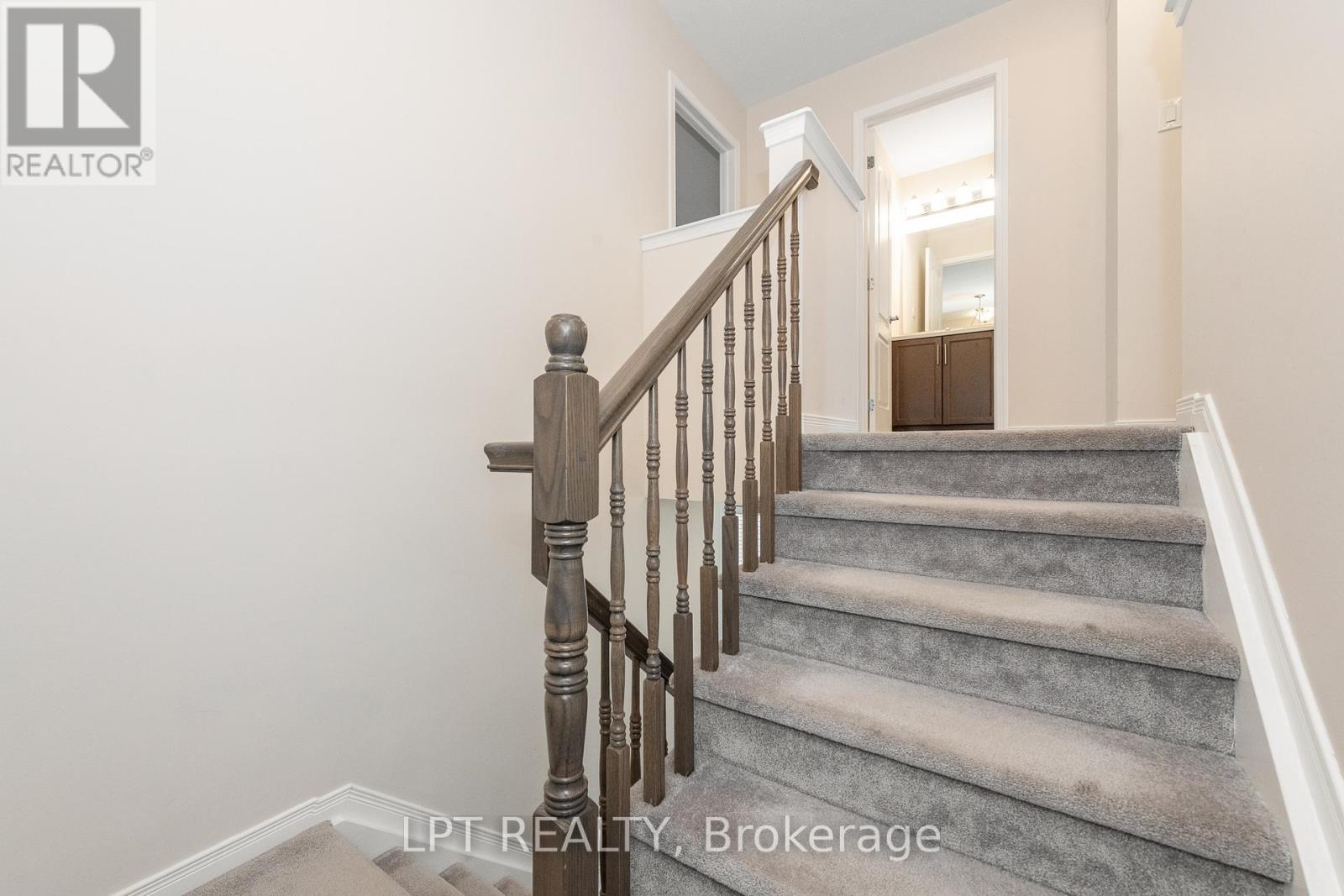 618 Silver Spruce Way, Ottawa, Ontario  K2M 2T6 - Photo 12 - X12172627