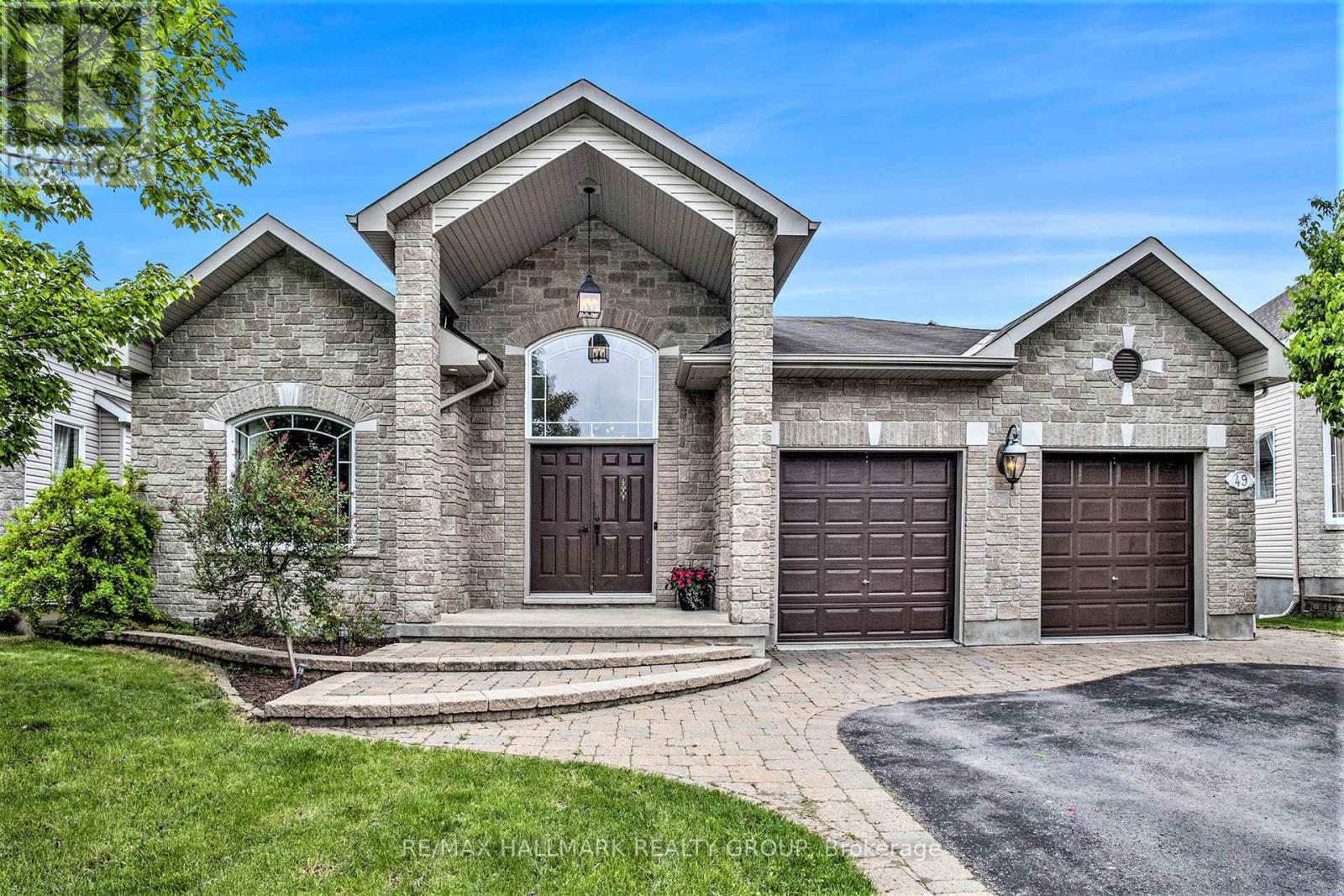 49 DE LA RIVE PROMENADE, Russell, Ontario