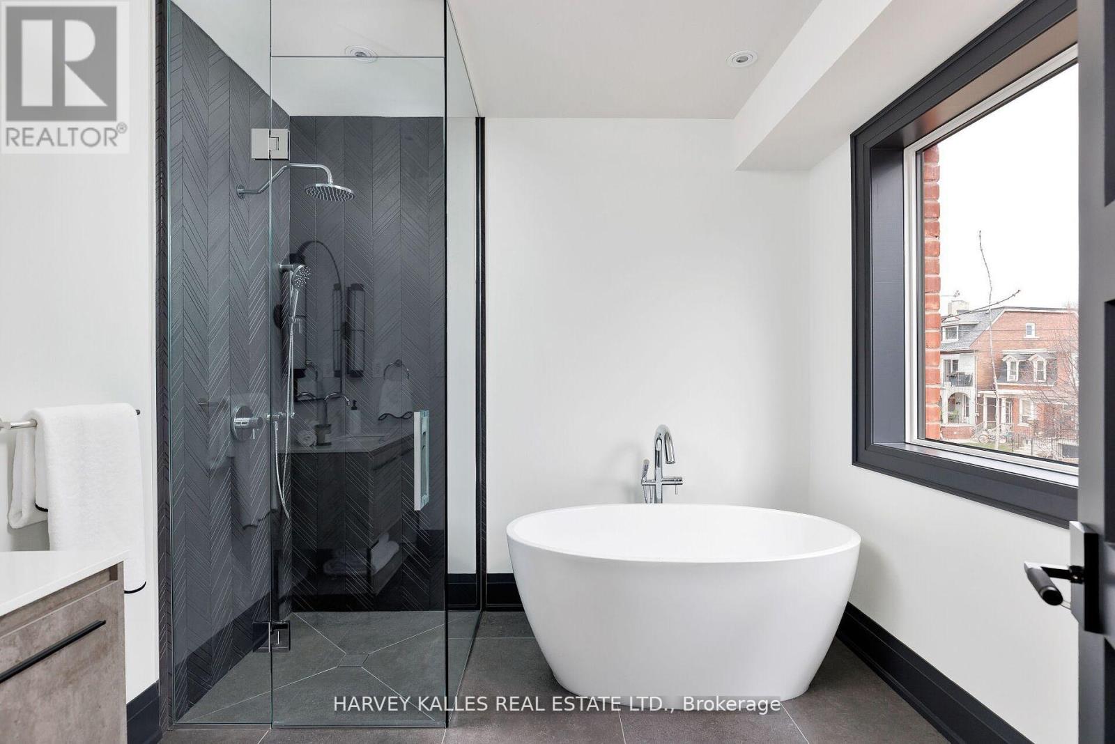 498 Roxton Road, Toronto, Ontario  M6G 3R4 - Photo 38 - C12172621